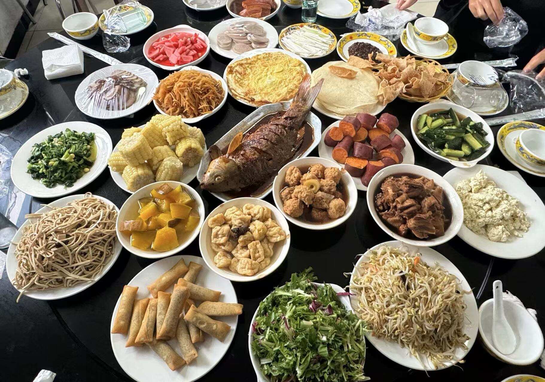 長城腳下的農家午餐, 餐