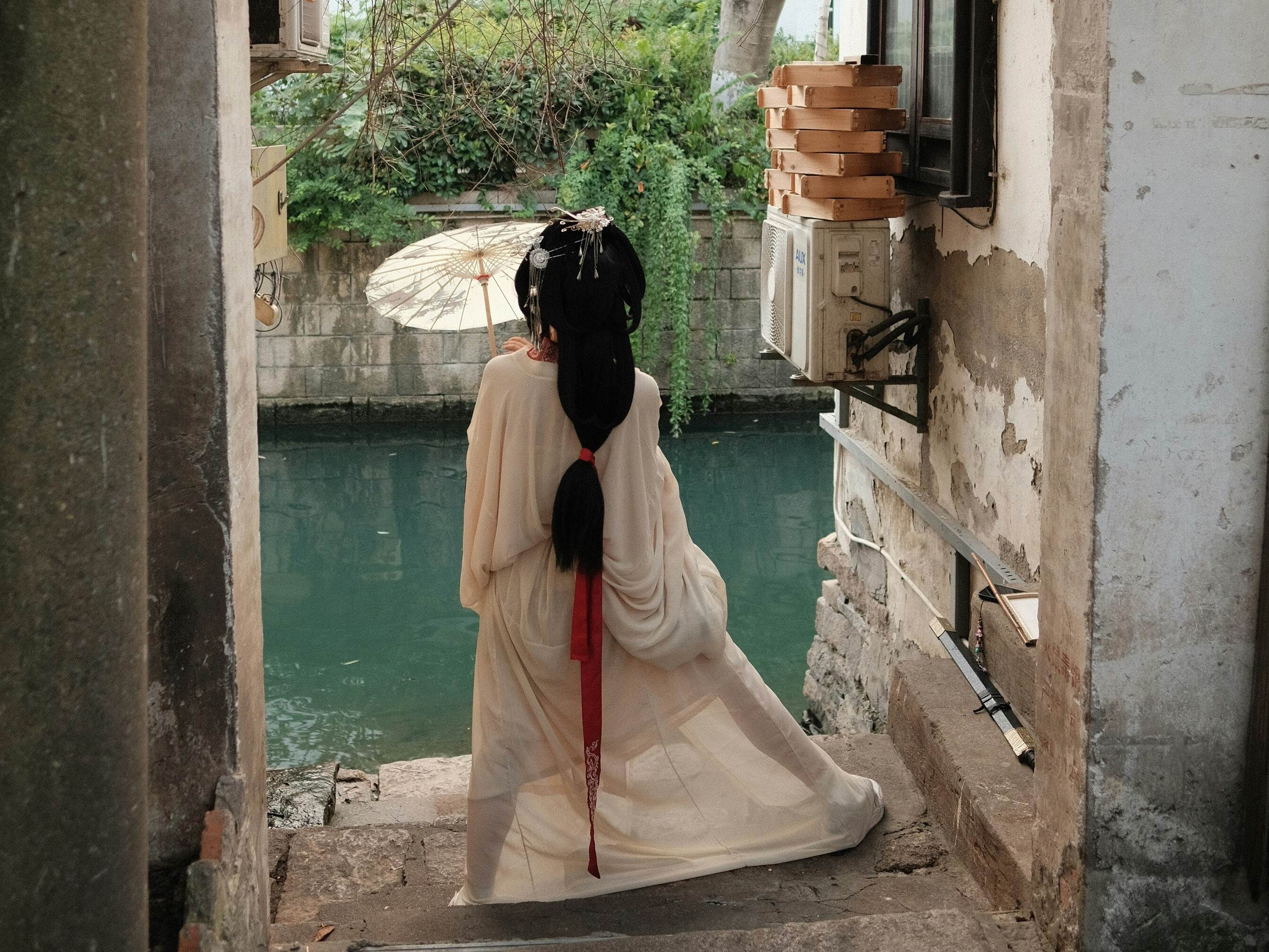 Renting hanfu in China starts with the practical questions