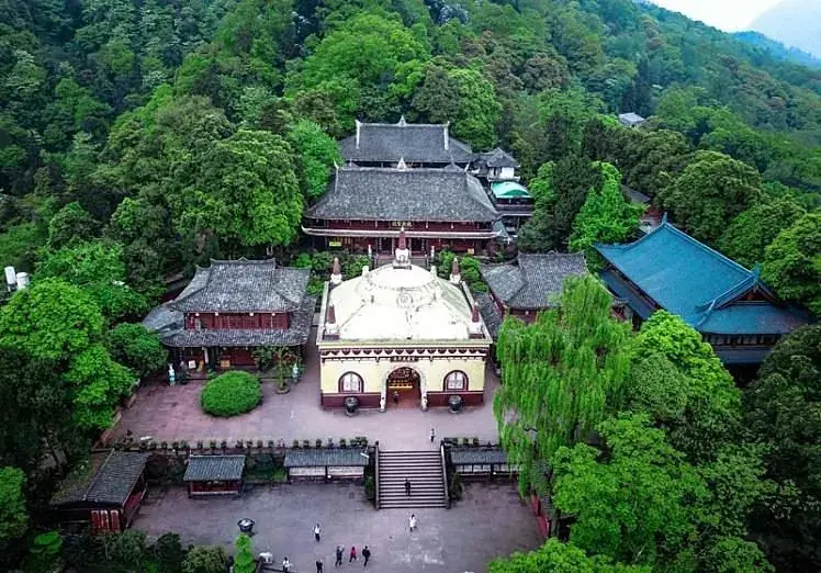 Baoguo Monastery from above, its halls stepping up the hillside