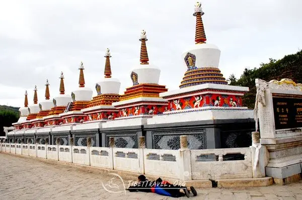 Golden roofs and white stupas of Kumbum (Ta'er) Tibetan Buddhist Monastery near Xining