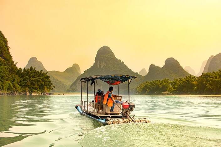 Traversata in bambù sul Fiume Li, tratto di Xingping, Yangshuo