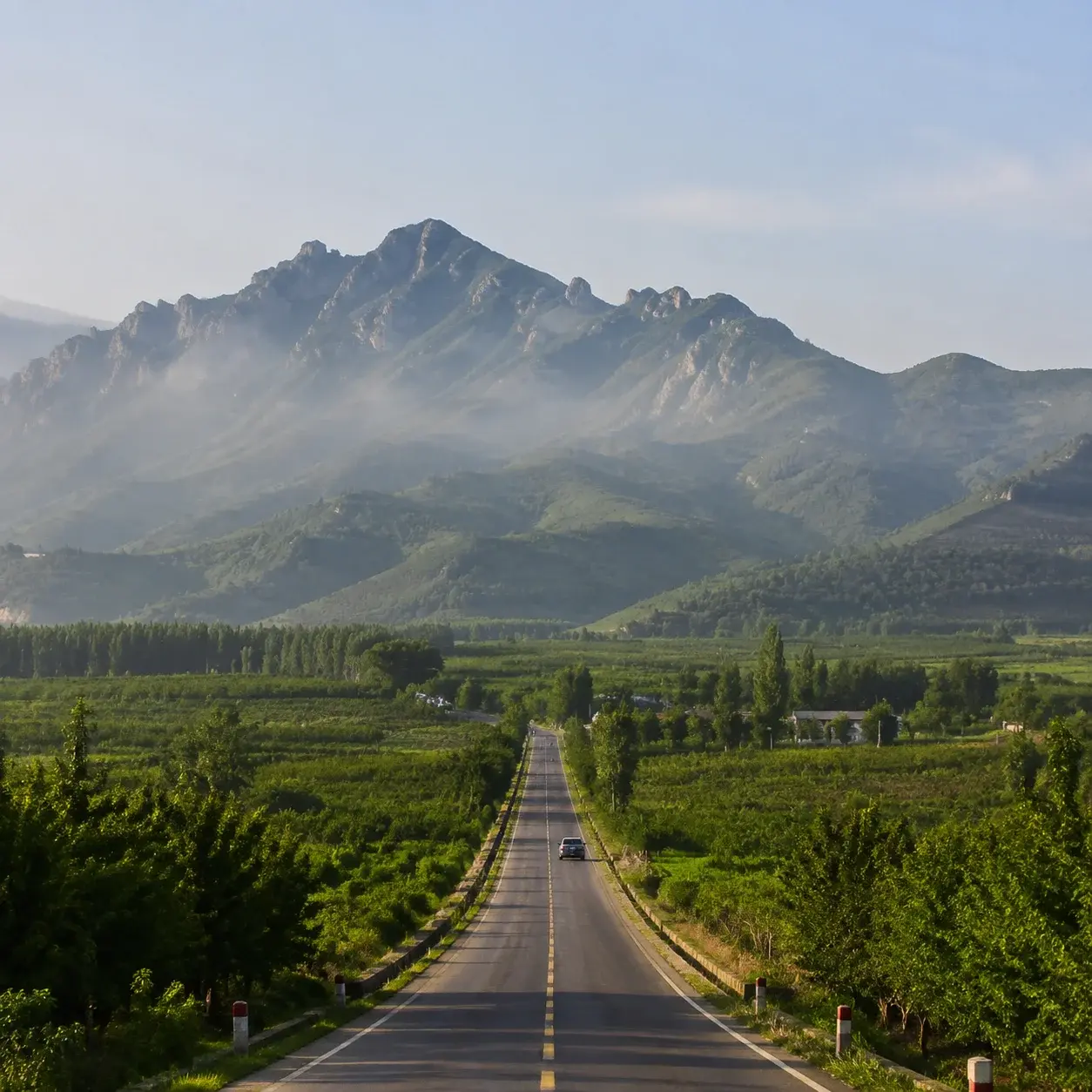 The road through farmland toward the Lishan hills outside Xi'an, on the approach to the Terracotta Warriors