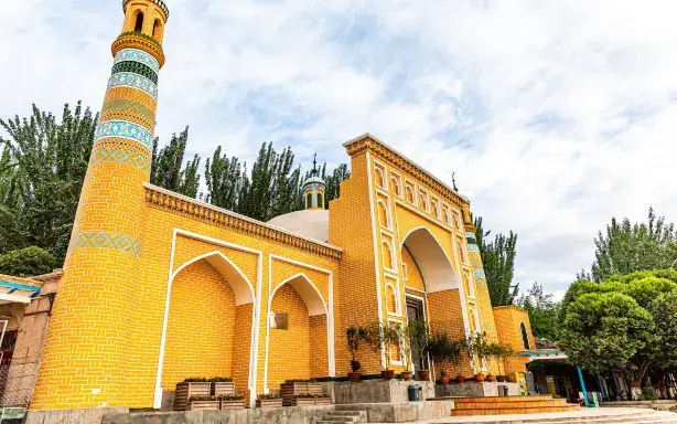 Silk Road Essentials: 10 Days from Beijing to Kashgar